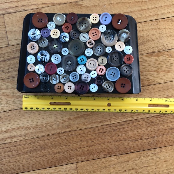 Vintage Cigar/Button Box - Picture 5 of 6